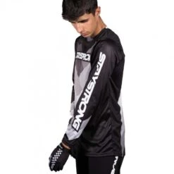 Stay Strong Maillot BMX Manches Longues Staystrong - Chevron Noir -Rogelli Boutique maillot bmx manches longues staystrong chevron noir 1