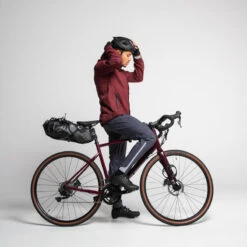 SUR-PANTALON COUPE-PLUIE IMPERMEABLE VELO GRAVEL 9 SUR-PANTALON COUPE-PLUIE IMPERMEABLE VELO GRAVEL -Rogelli Boutique sur pantalon coupe pluie impermeable velo gravel 2