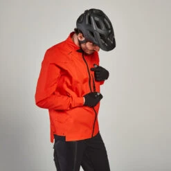 Rockrider VESTE COUPE PLUIE VELO VTT EXPL 500 ROUGE -Rogelli Boutique veste coupe pluie velo vtt expl 500 rouge 2